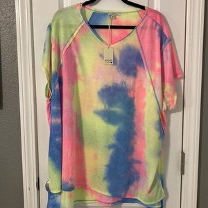 Oversized tie dye v neck top large